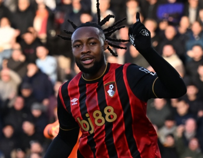 曼城冬窗轉(zhuǎn)會動態(tài)：引援、出售與租借的多面布局